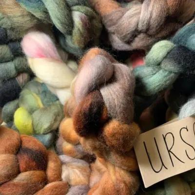 Fibres à Filer Locales et Teintes à la Main